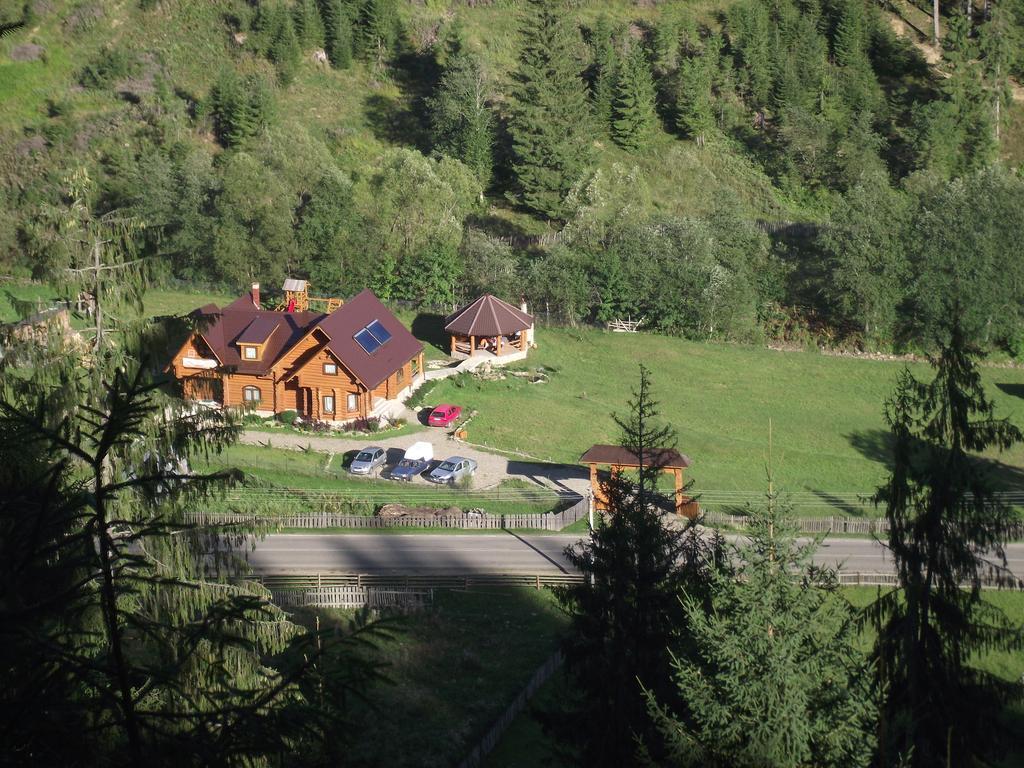Cabana Piatra Runcului Vatra Moldovitei Luaran gambar