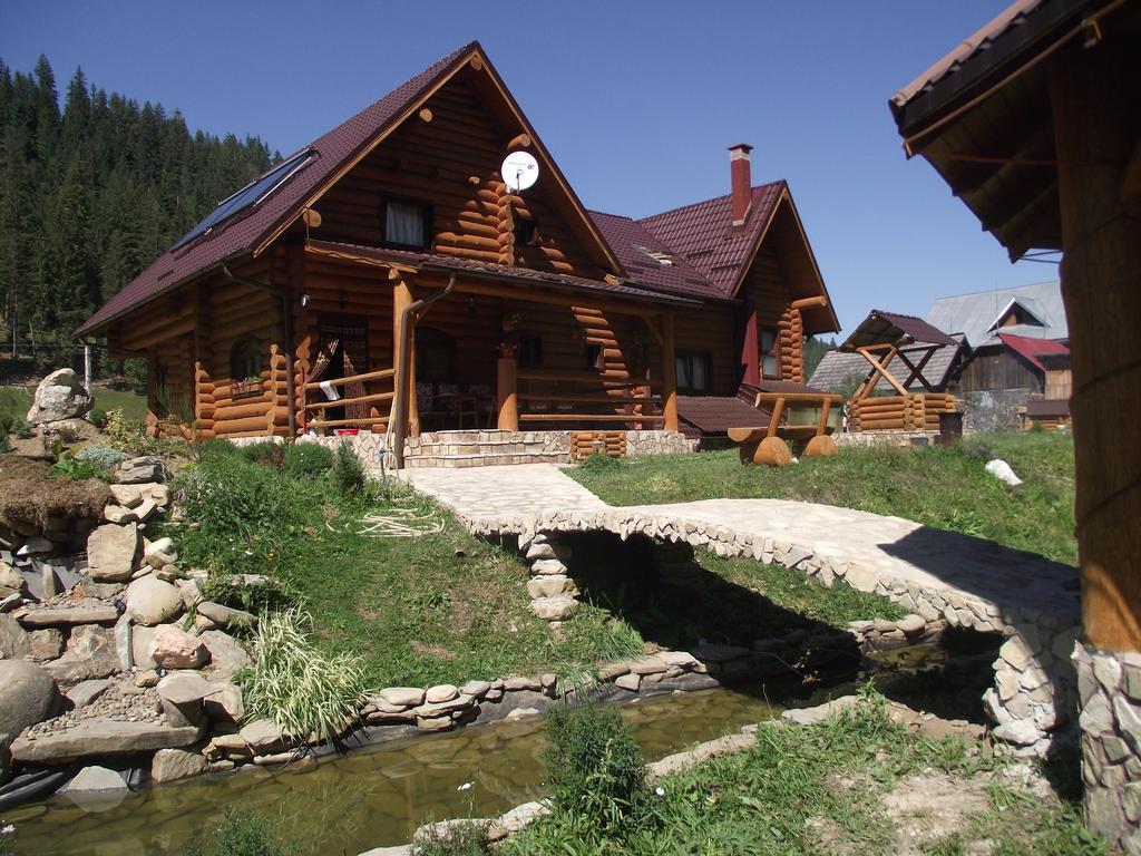 Cabana Piatra Runcului Vatra Moldovitei Luaran gambar